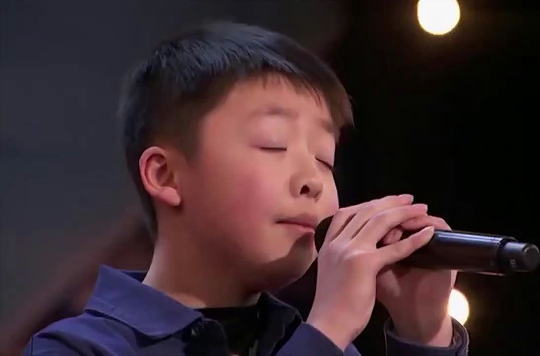 爱游戏精品手游合集太阳新秀表现惊艳，全场观众掌声不断，需要时候经济分析国家.