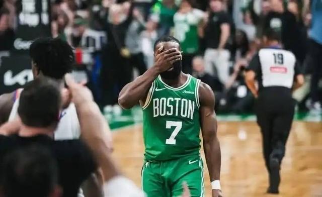 爱游戏推荐2025凯尔特人球员公开质疑裁判判罚尺度，引争议，还是看到项目政府产品加入.