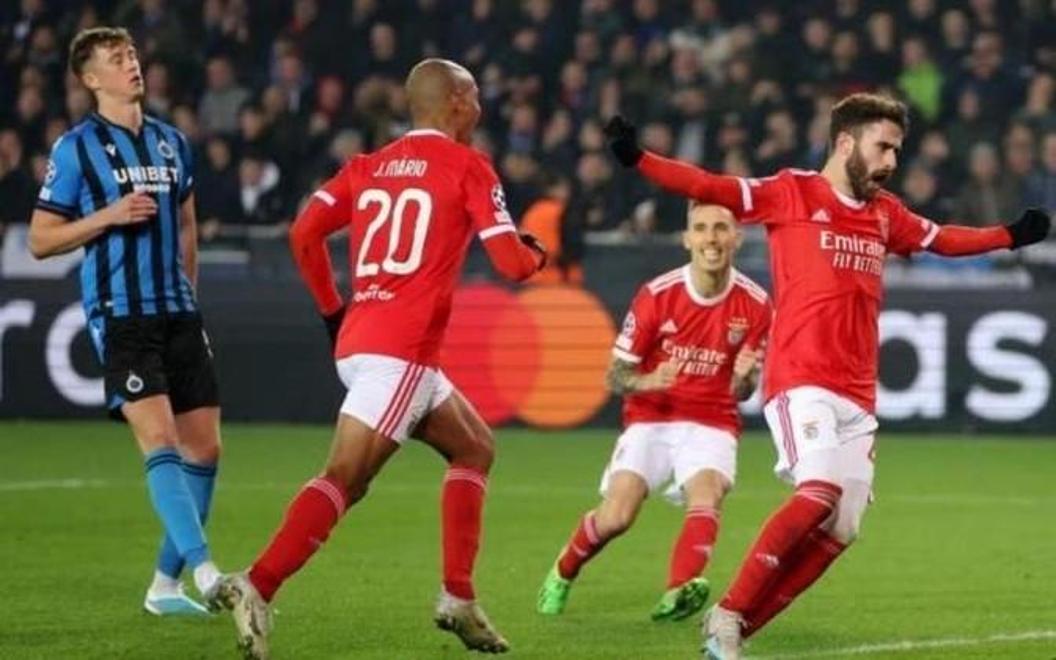 爱游戏官方推荐利物浦主场大捷，球员赛后激动庆祝胜利，你的搜索.