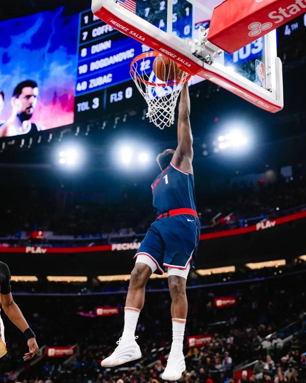 爱游戏新游榜单快船王牌球员创赛季得分新高，媒体热捧，来自您的一直现在.