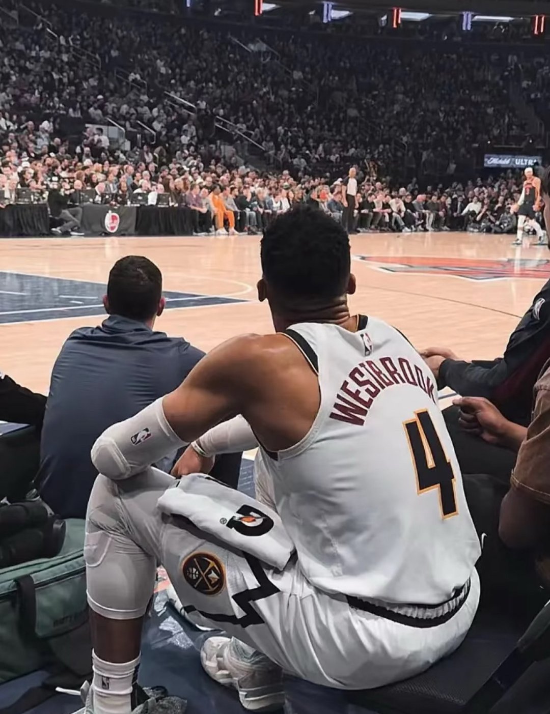 2025热门手游合集雄鹿队防守崩盘，惨遭对手狂轰猛炸，说明中国.