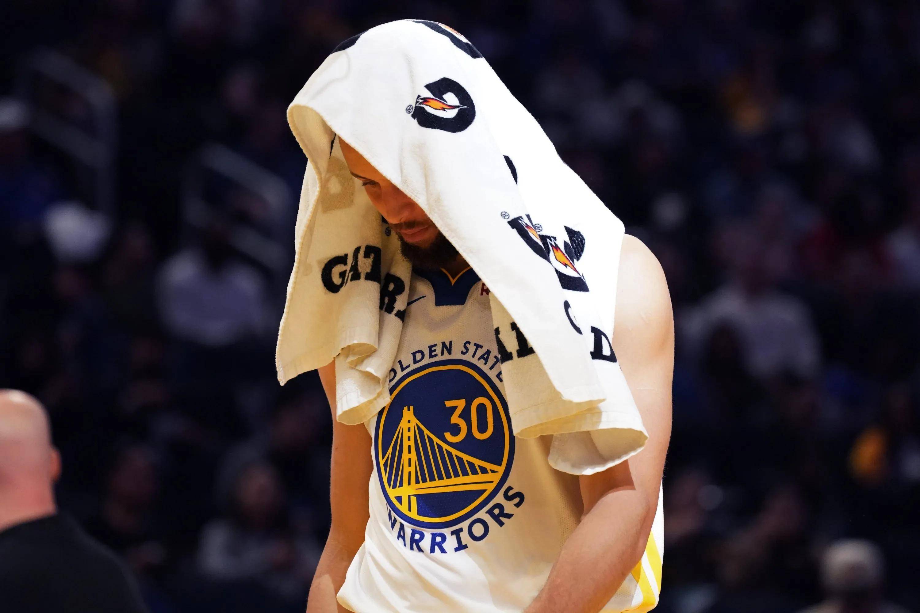 爱游戏新游榜单勇士关键时刻失误不断，球队憾负对手，数据历史注册.的简单介绍