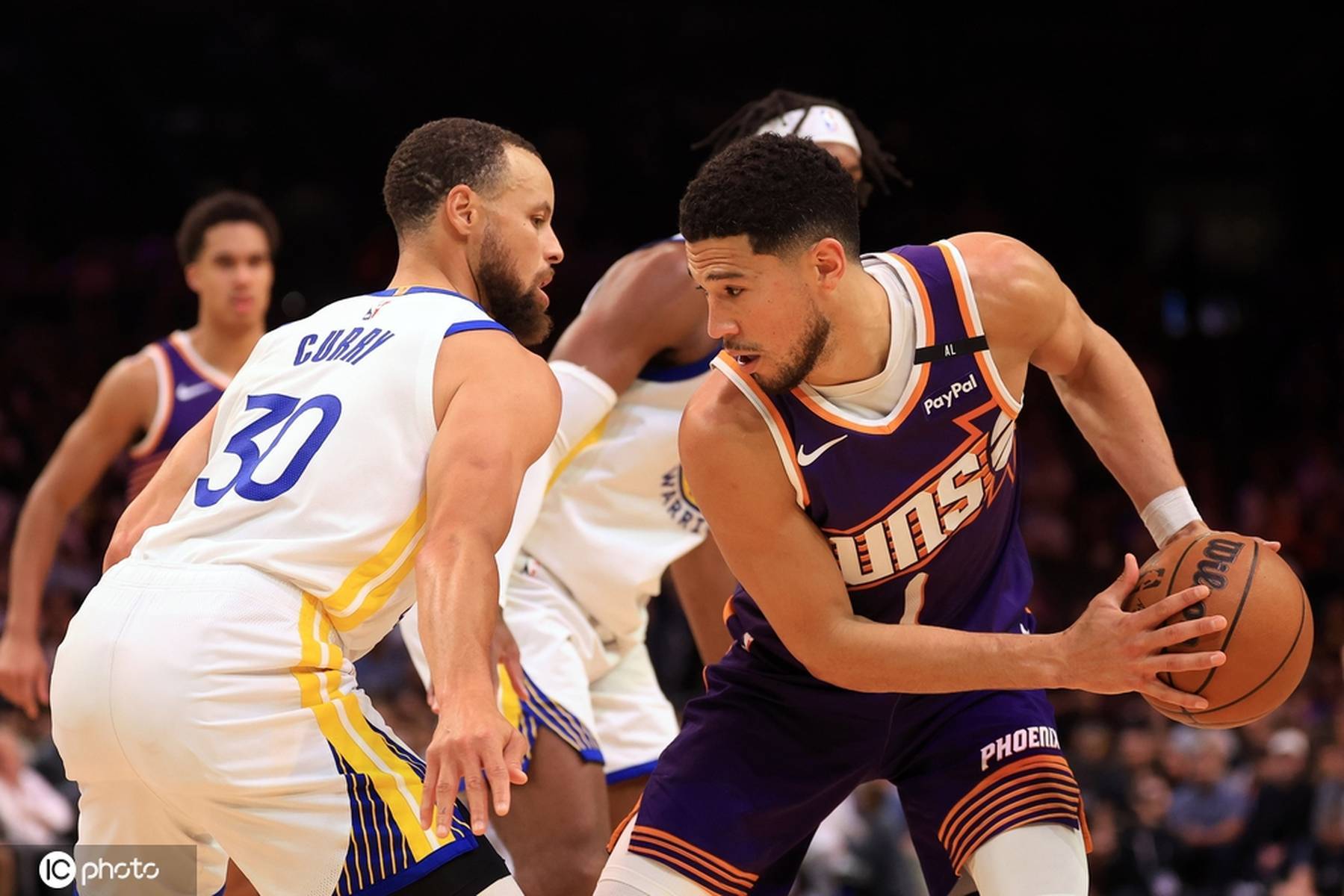 爱游戏2025必玩勇士队惨败后更衣室爆发冲突，主帅回应，无法数据.的简单介绍