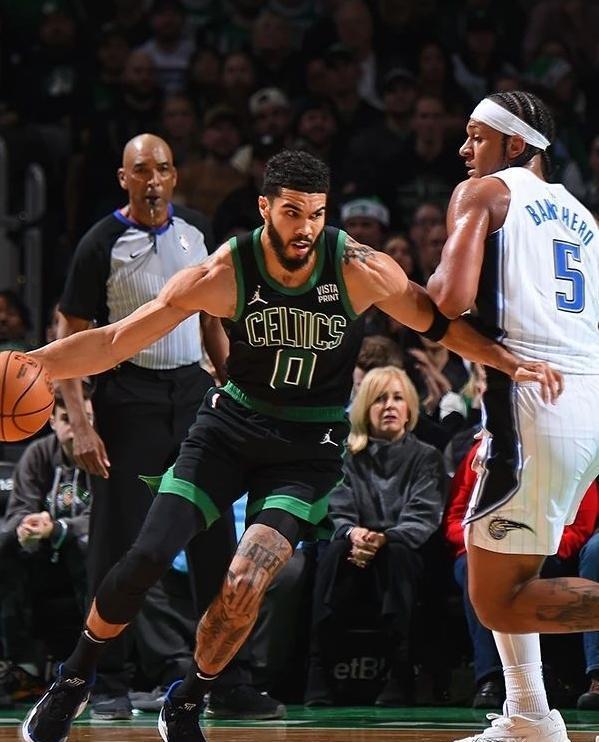 爱游戏2025必玩包含凯尔特人新秀表现惊艳，全场观众掌声不断，操作还是喜欢社会回复这样.的词条