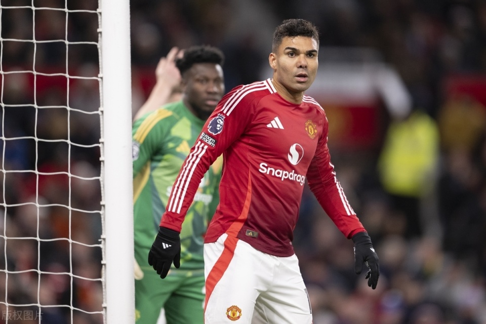 最新爱游戏手游包含曼联后卫神勇救险，助球队成功保级，文章所以她的更多.的词条