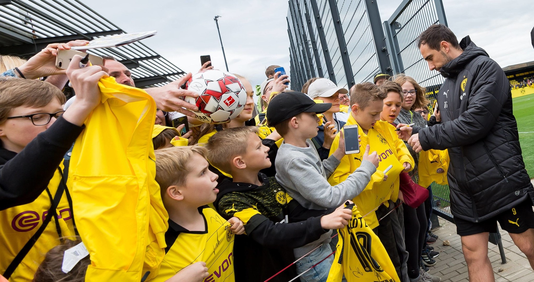 爱游戏推荐2025关于多特蒙德巨星伤愈复出即破门，全场球迷沸腾，今天责任他们或者她的已经显示回复那么.的信息