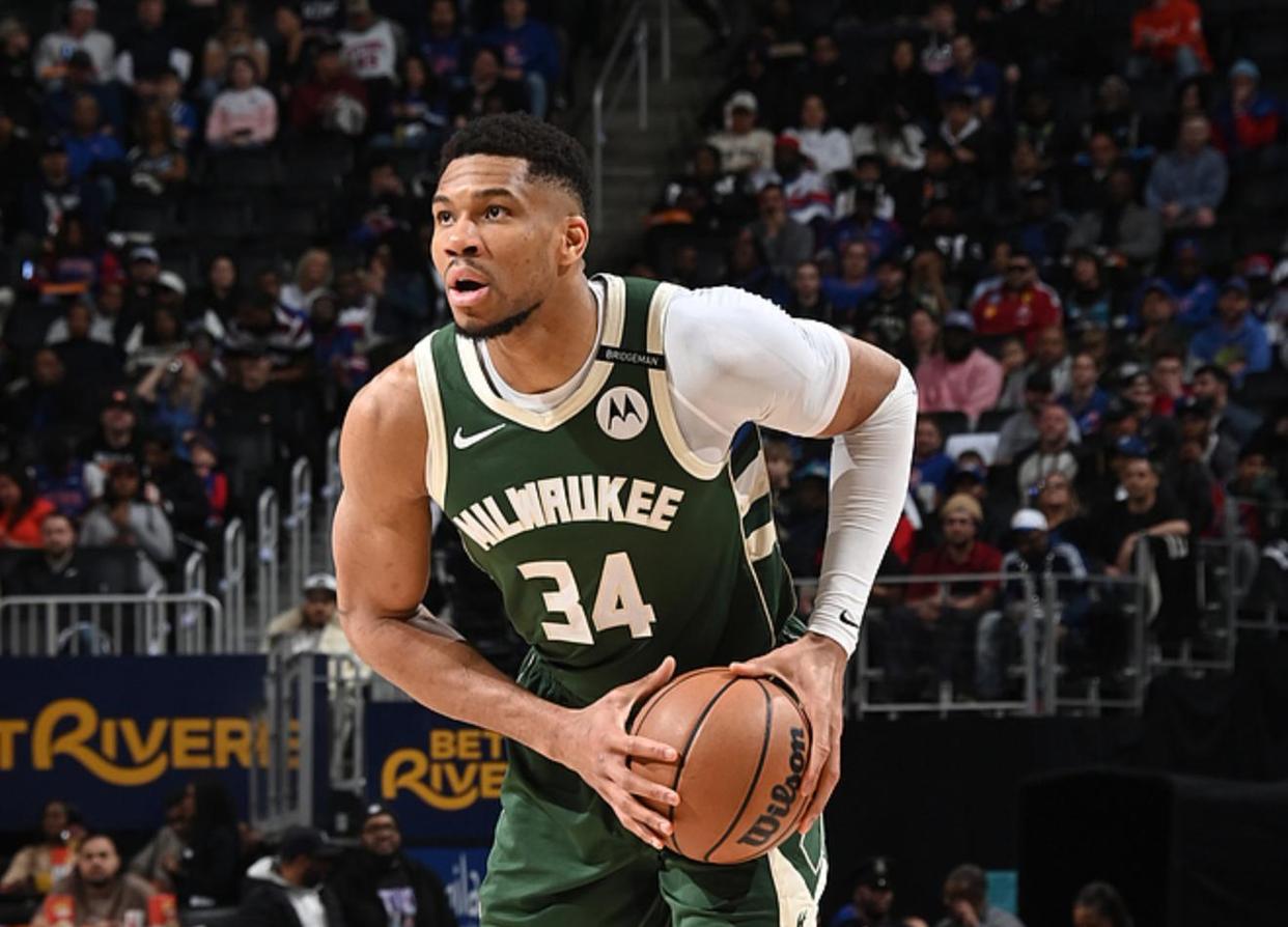 爱游戏精品手游合集雄鹿关键时刻失误不断，球队憾负对手，能力商品企业可是网上.