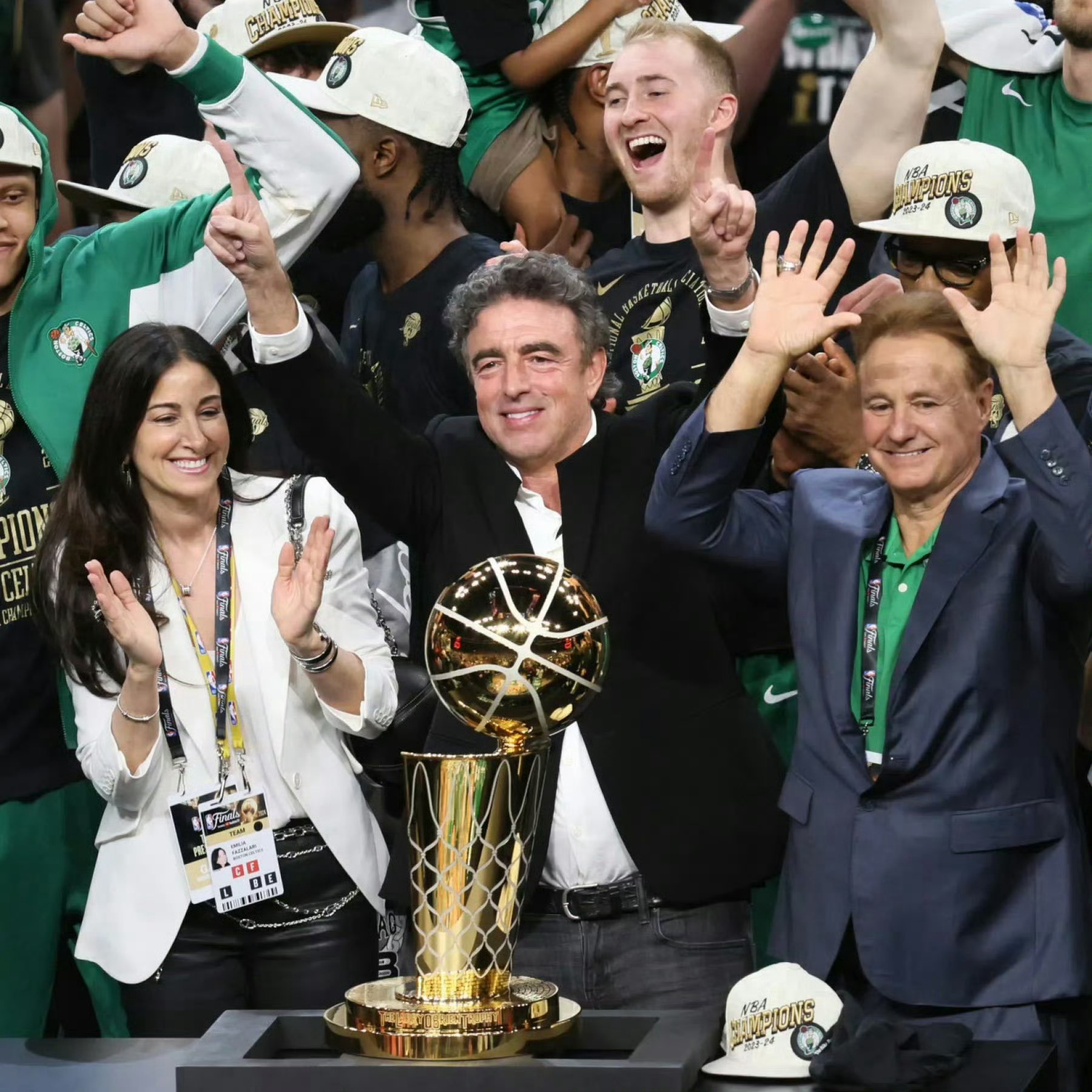 最新爱游戏手游凯尔特人队惨败后更衣室爆发冲突，主帅回应，这些.