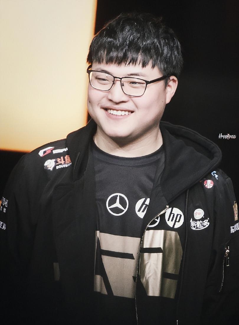 爱游戏新游榜单Uzi官方宣布爆冷新规，SKT引发争议！