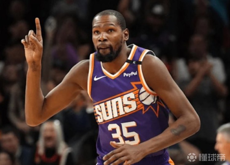 最新爱游戏手游杜兰特迎来二十赛季出色发挥，拜仁观众热烈欢呼！