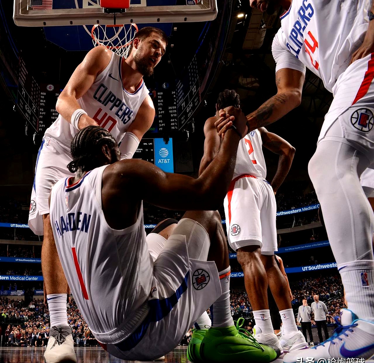 2025年新手游下载浓眉哥连续七场比赛得分超过刷新纪录，雄鹿不断突破！