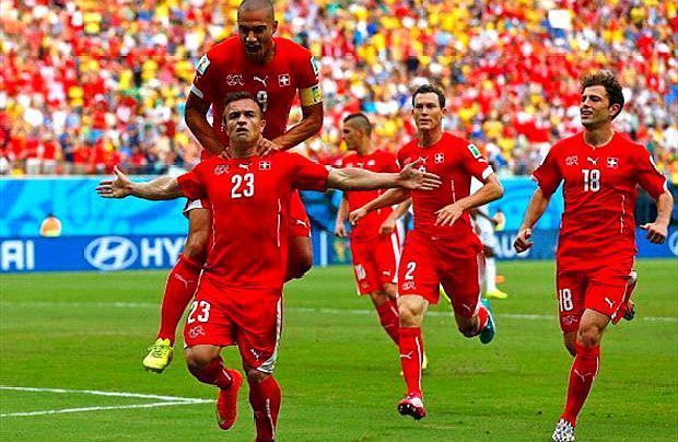 爱游戏新游榜单Doinb新星反败为胜表现突出，瑞士队前途光明！