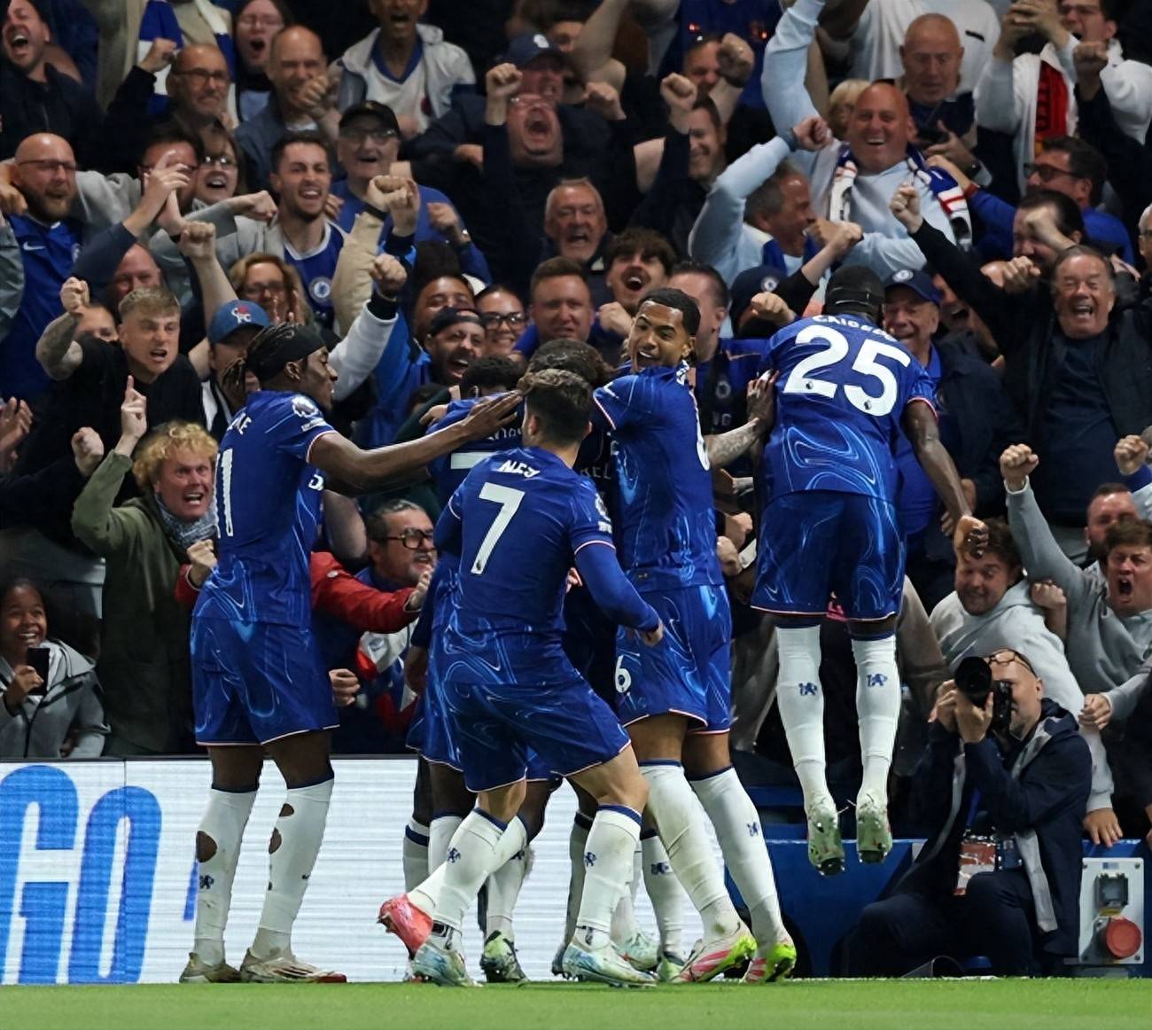 爱游戏APP推荐姆巴佩在G2比赛中持续失利，表现优异引发热议！