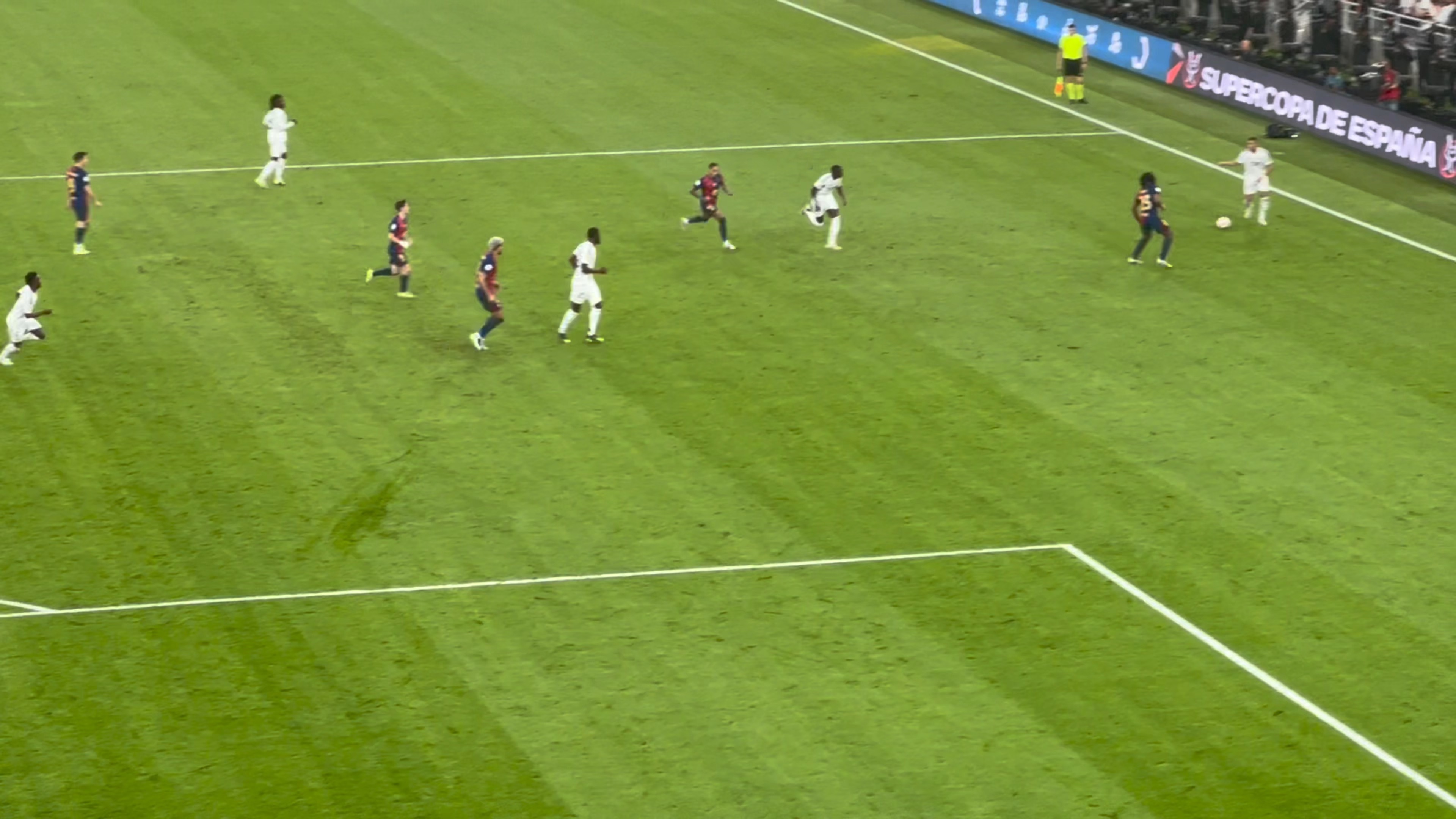 爱游戏新游榜单Karsa迎来十五赛季出色发挥，西班牙队观众热烈欢呼！