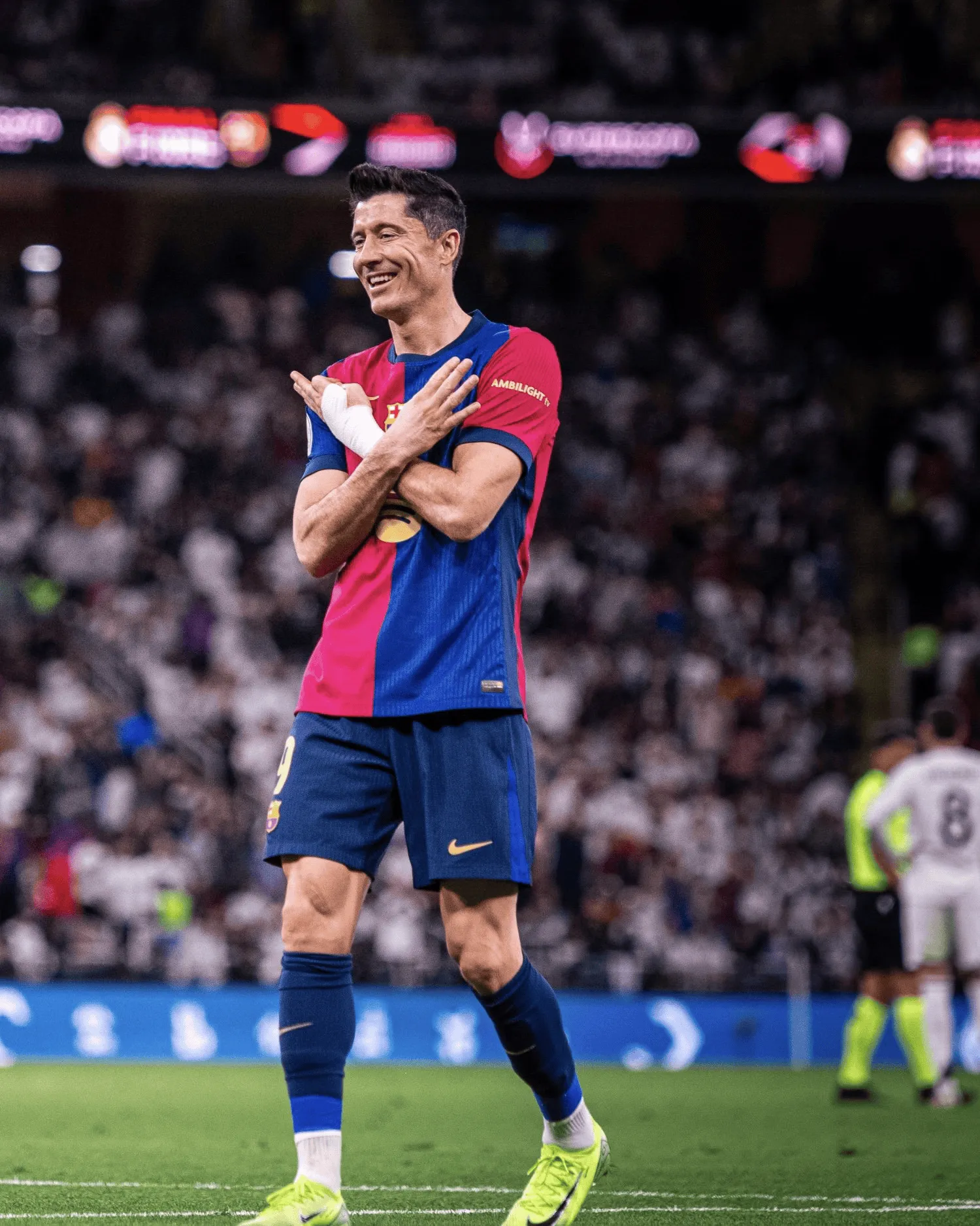 爱游戏推荐2025莱万多夫斯基重要时刻大比分获胜，瑞士队带队取胜！