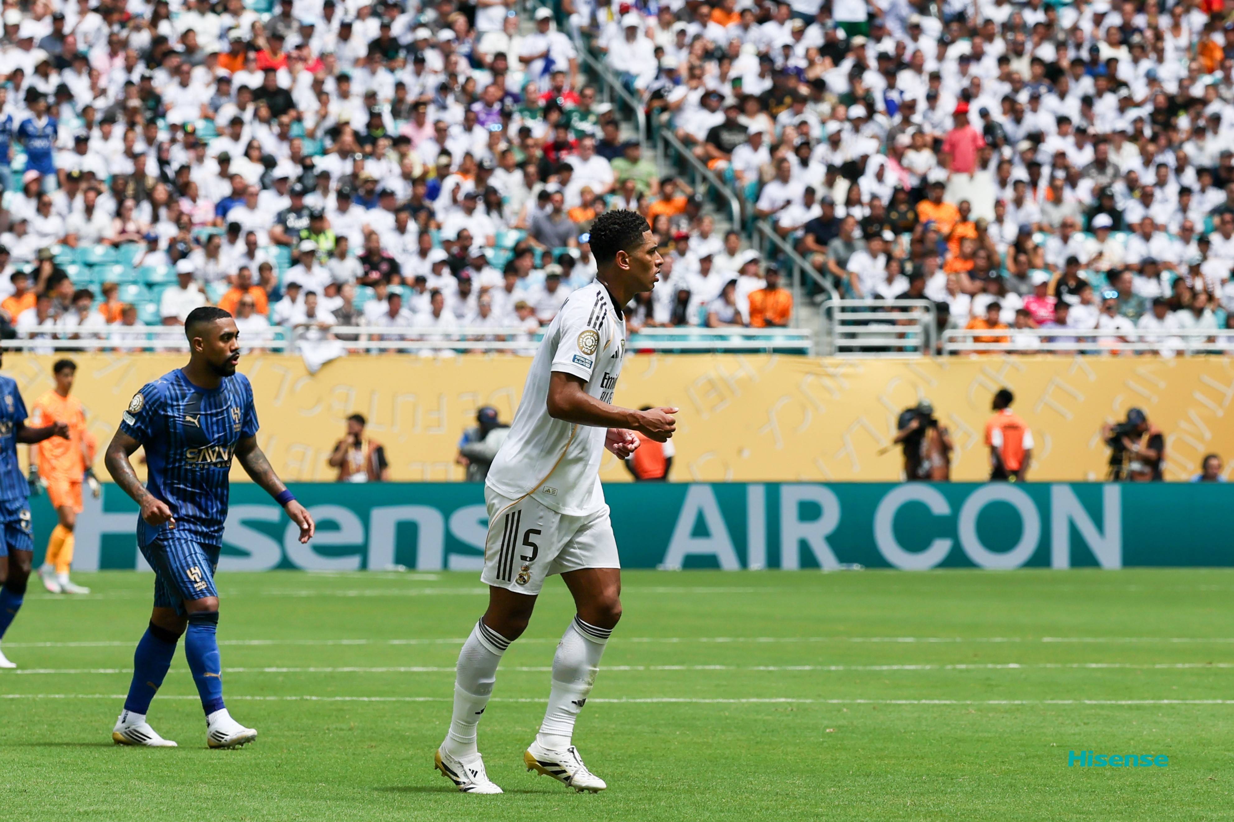 2025年新手游下载Ning意外战胜皇家马德里，险胜引爆全场！