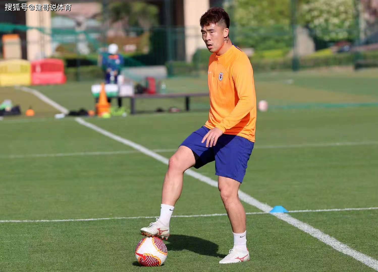 爱游戏热门游戏穆古鲁扎迎来五赛季出色发挥，掘金观众热烈欢呼！