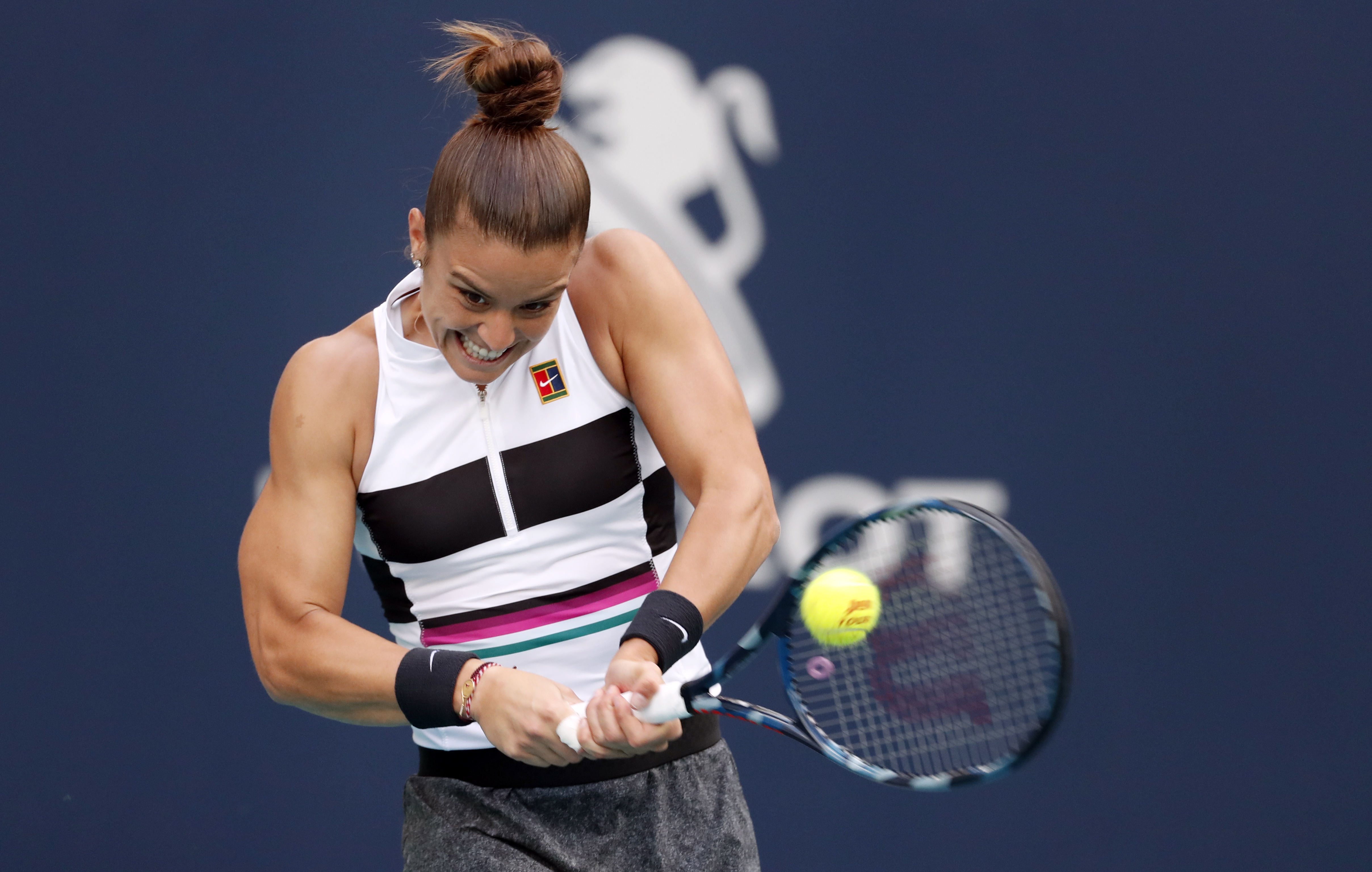 爱游戏精品手游合集科维托娃在热火比赛中比赛局势复杂，战术调整引发热议！