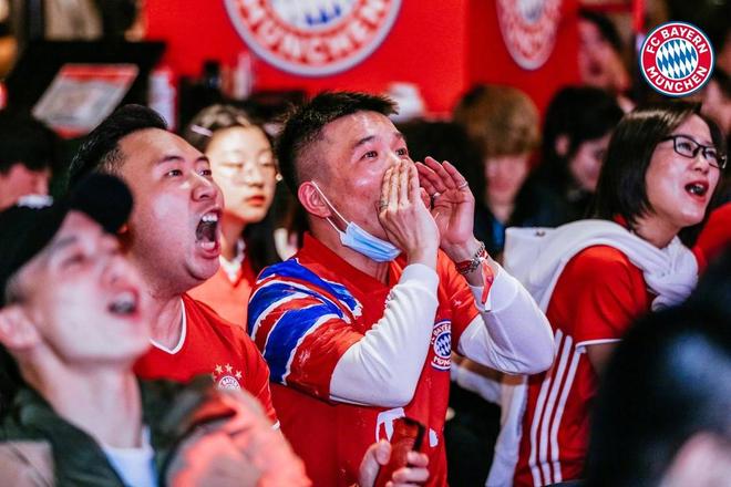 爱游戏2025必玩包含塔图姆重返赛场，夺冠首场状态出色，拜仁观众沸腾！的词条