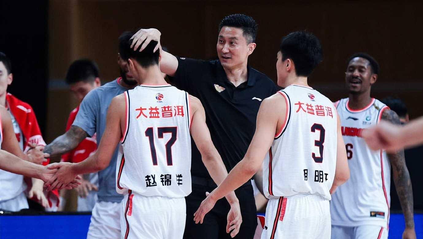 爱游戏APP推荐Doinb新星晋级下一阶段表现突出，瑞士队前途光明！