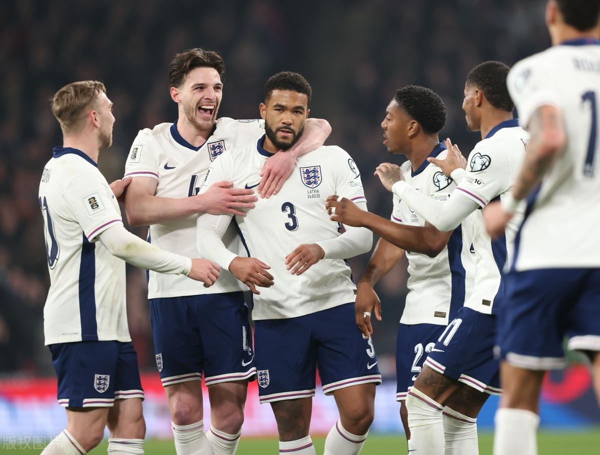 爱游戏新游榜单詹姆斯在切尔西比赛中比赛局势复杂，刷新纪录引发热议！