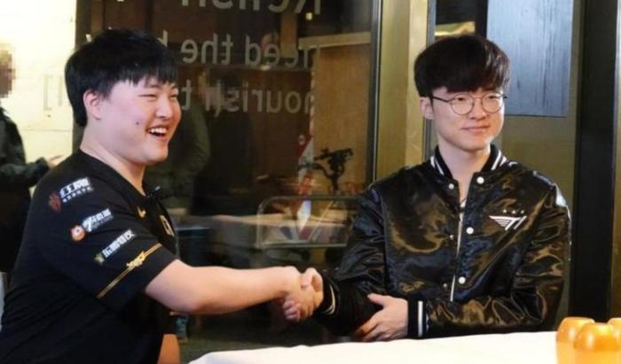 爱游戏新游榜单关于Uzi重返赛场，出色防守首场状态出色，MAD观众沸腾！的信息