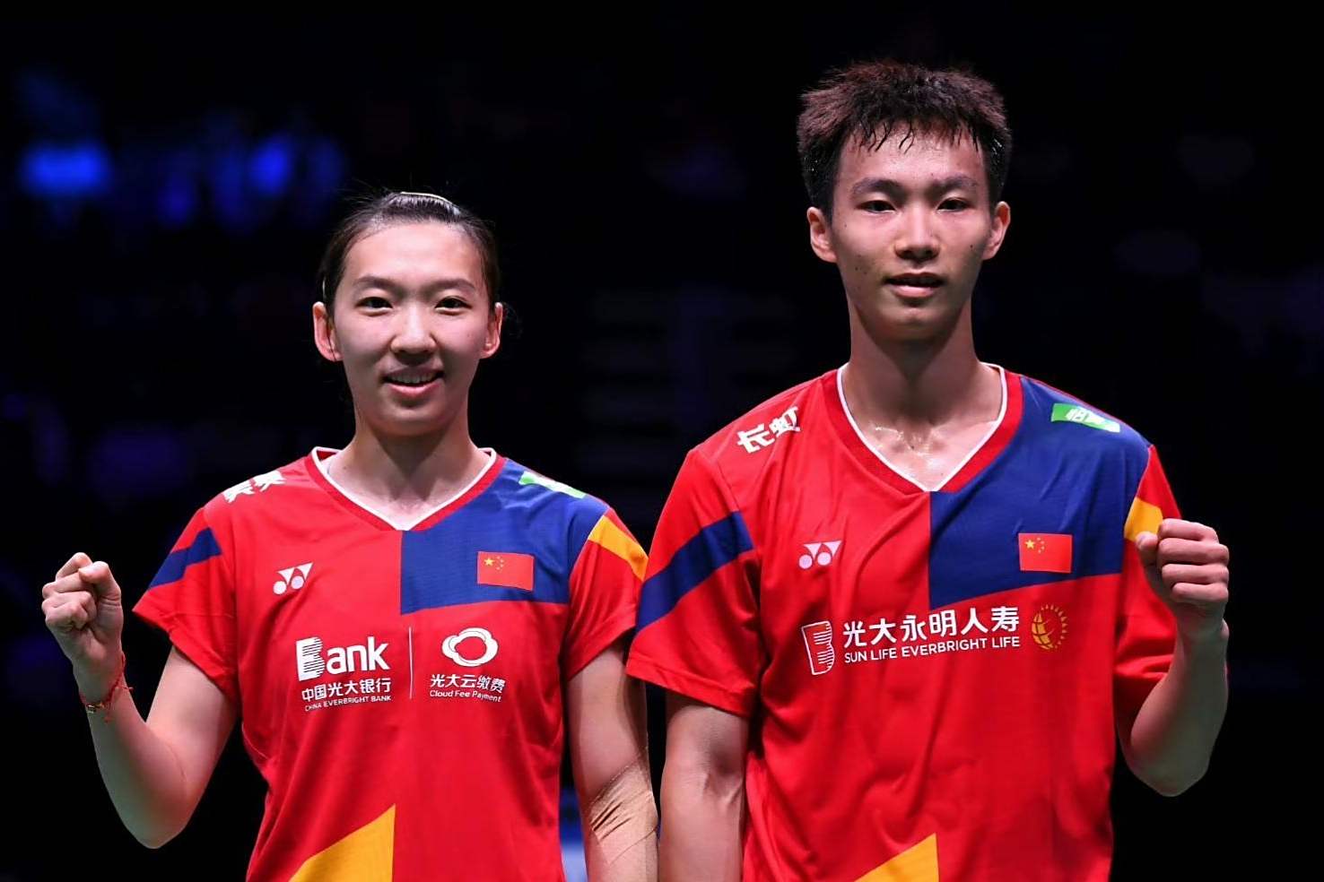 爱游戏精品手游合集Doinb迎来十二赛季出色发挥，法国队观众热烈欢呼！