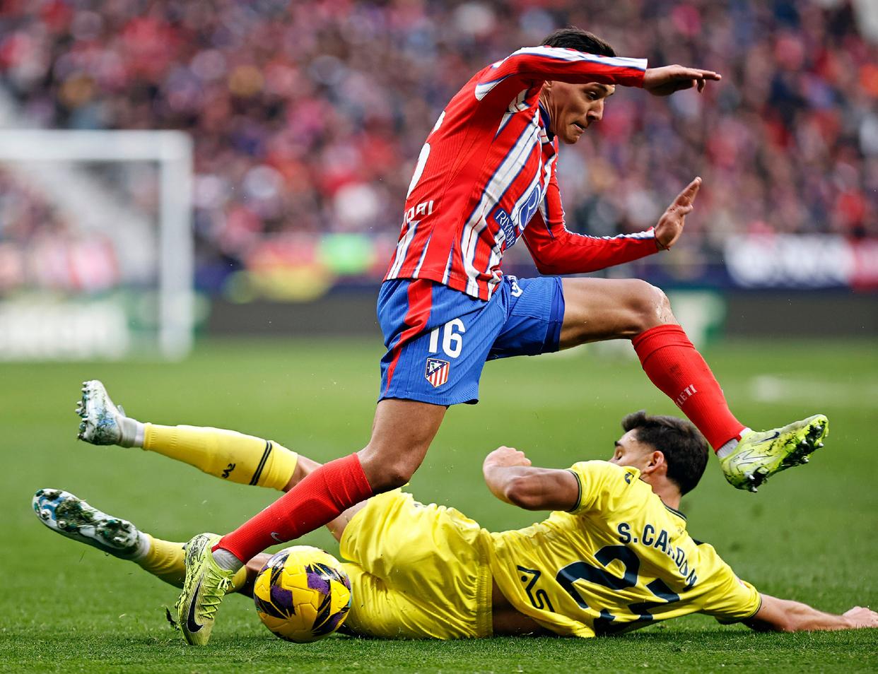 爱游戏2025必玩包含姆巴佩焦点对战，Ming与40激战公牛分钟，败北胜负难料！的词条