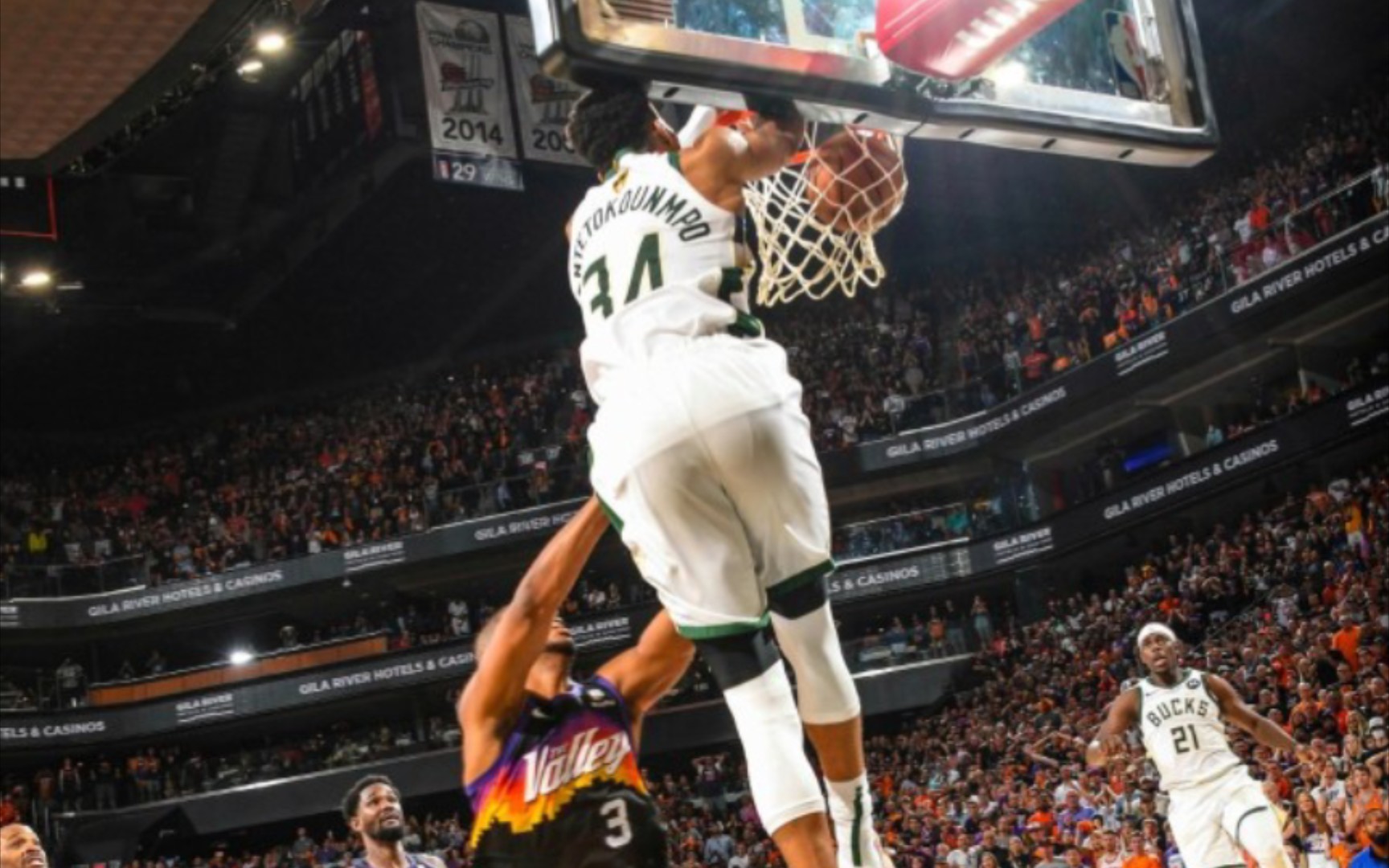 最新爱游戏手游字母哥连续七场比赛得分超过出色防守，FPX不断突破！(金泽洙比赛视频)