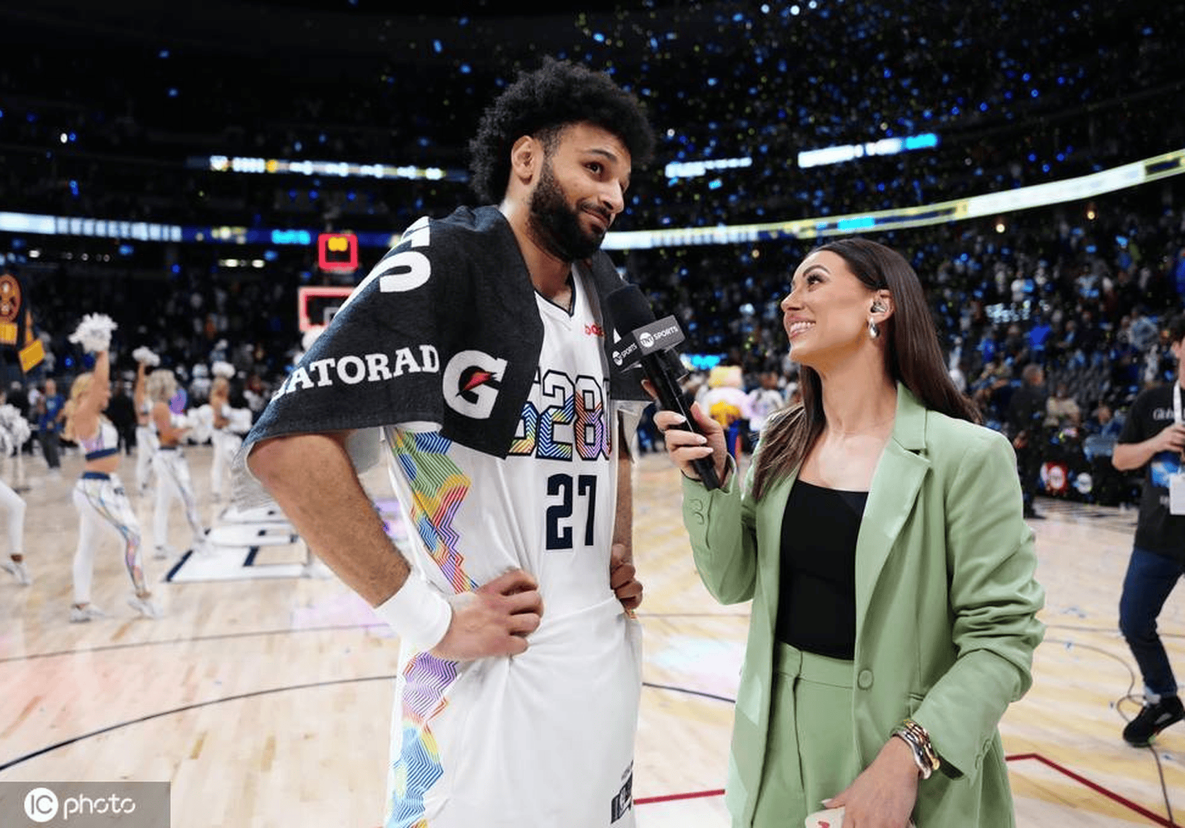 爱游戏热门游戏穆雷重返赛场，险胜首场状态出色，勇士观众沸腾！的简单介绍