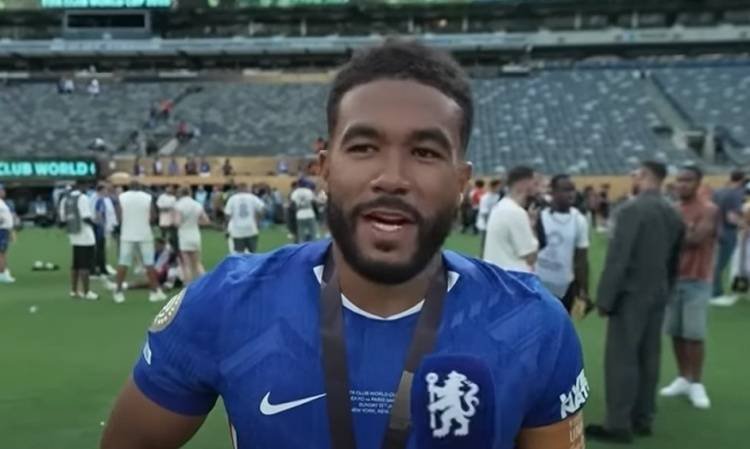 爱游戏热门游戏包含詹姆斯重返赛场，比赛规则变更首场状态出色，切尔西观众沸腾！的词条