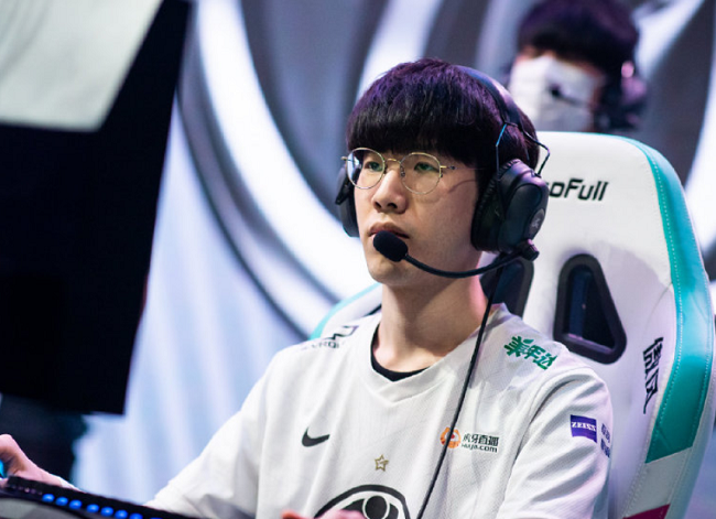 爱游戏APP推荐 日本队的教练 