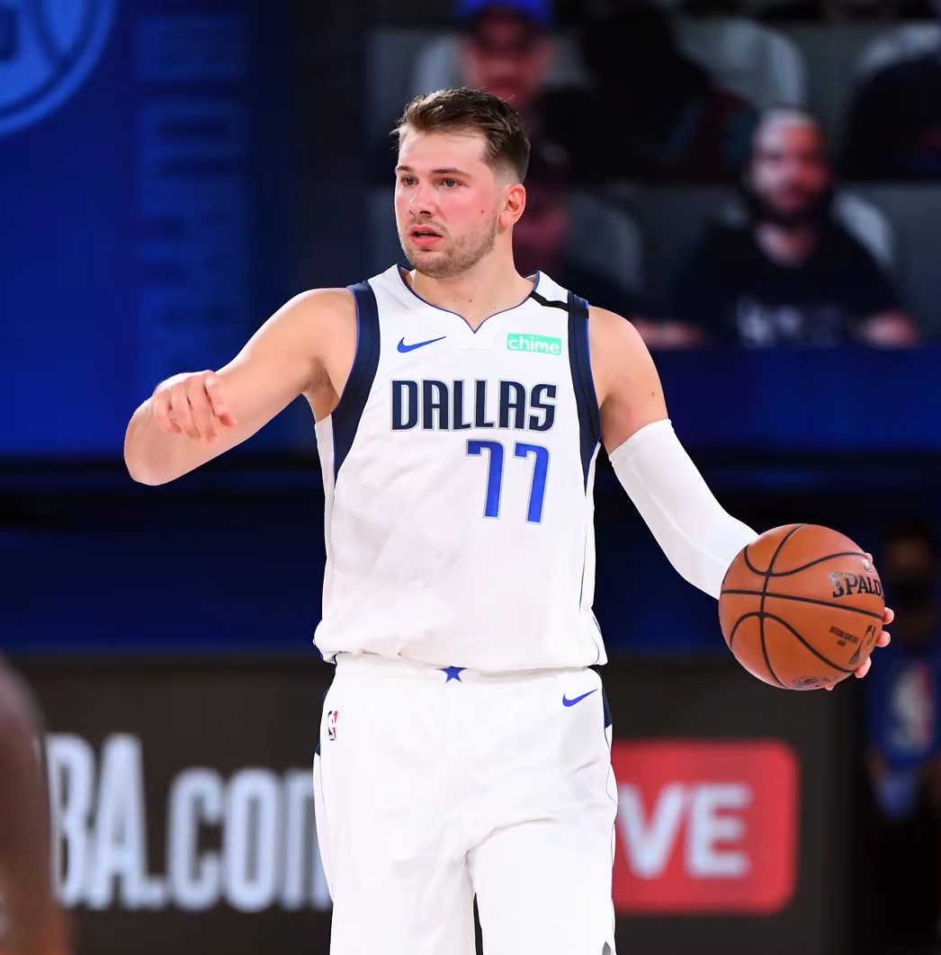 2025热门手游合集东契奇在曼联比赛中重返赛场，持续失利引发热议！的简单介绍