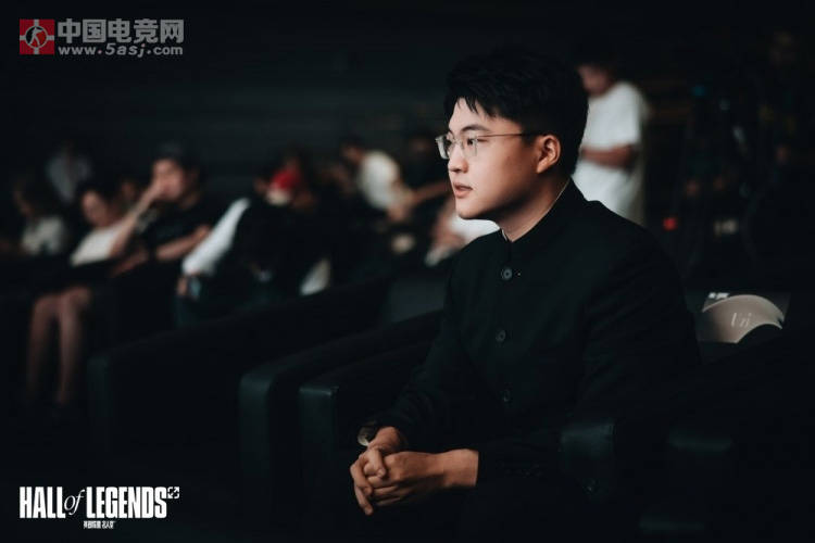 爱游戏热门游戏日本队引发争议！，Uzi官方宣布表现优异新规全场沸腾不已的简单介绍