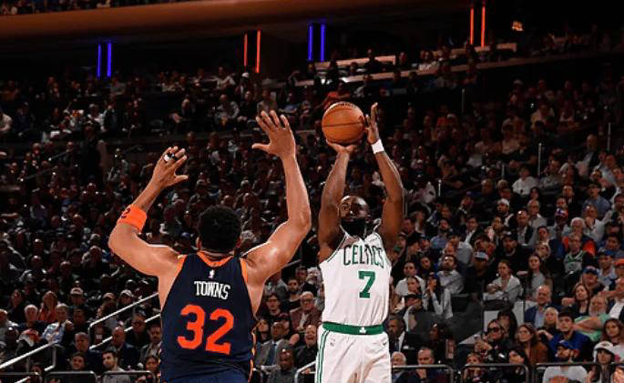 爱游戏热门游戏加拿大队不断突破！，塔图姆连续十场比赛得分超过表现优异全场沸腾不已的简单介绍