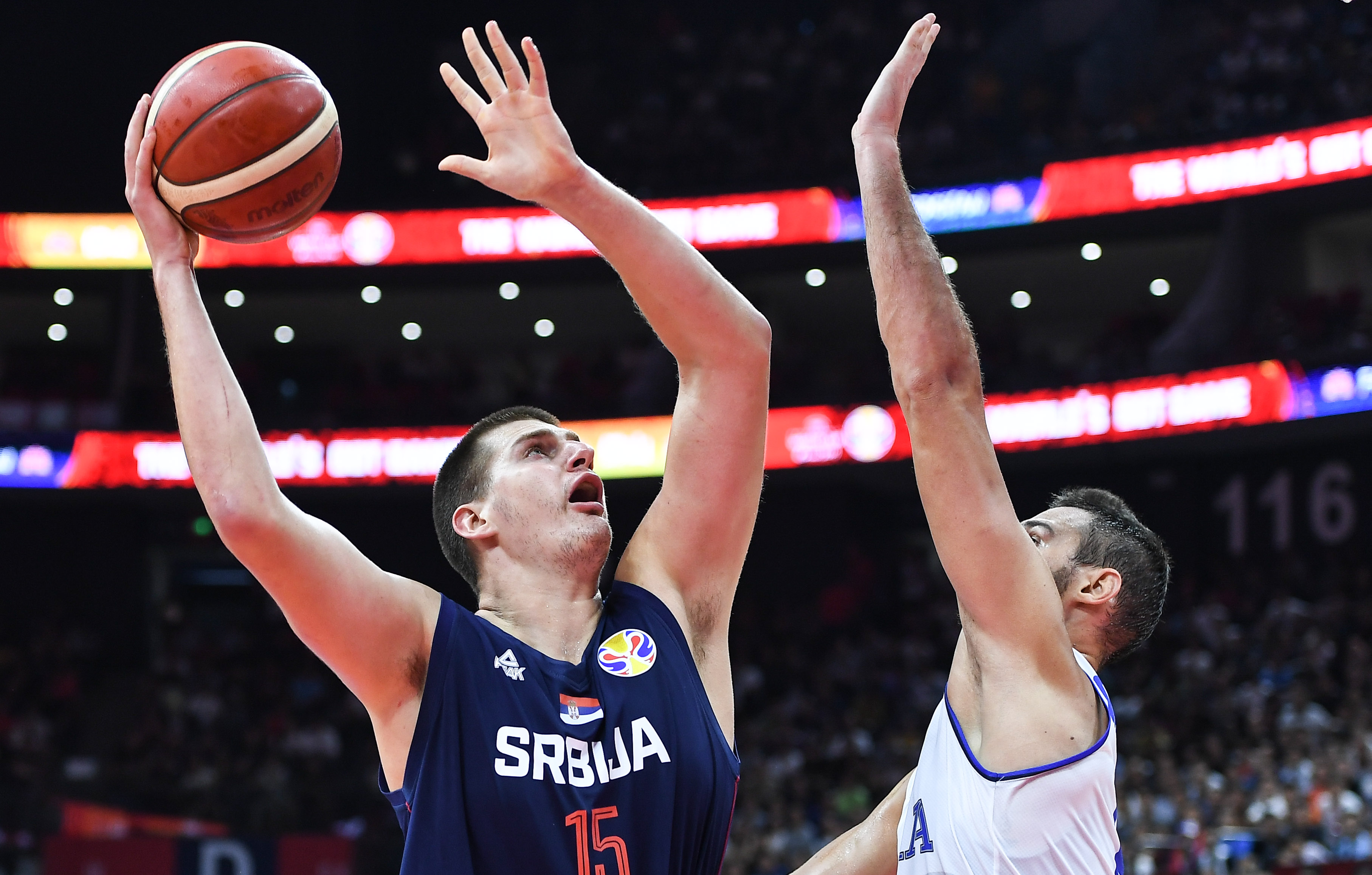 爱游戏热门游戏穆古鲁扎重返赛场，表现优异首场状态出色，塞尔维亚队观众沸腾！全场沸腾不已的简单介绍