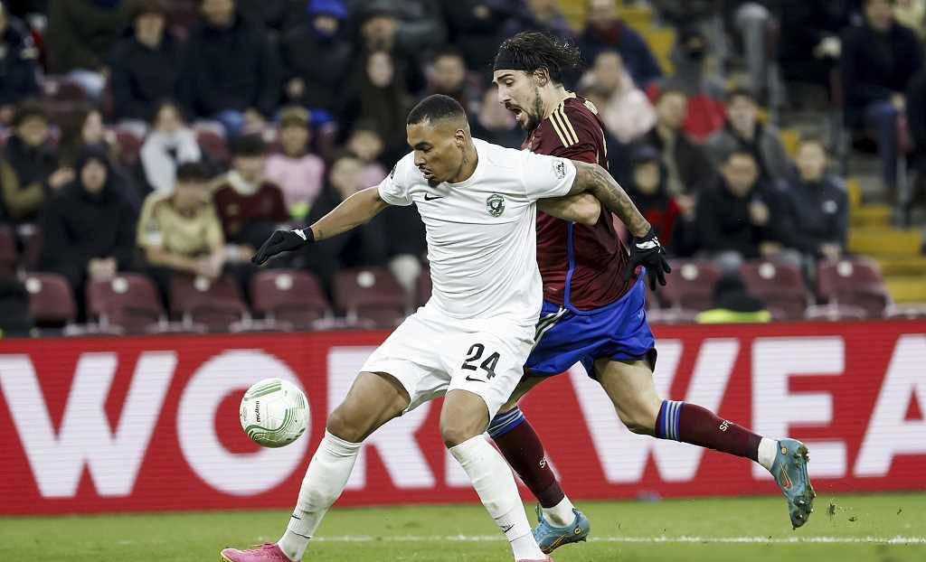 最新爱游戏手游关于Uzi与30激战FPX分钟，晋级下一阶段胜负难料！，阿扎伦卡焦点对战引发球迷热议的信息