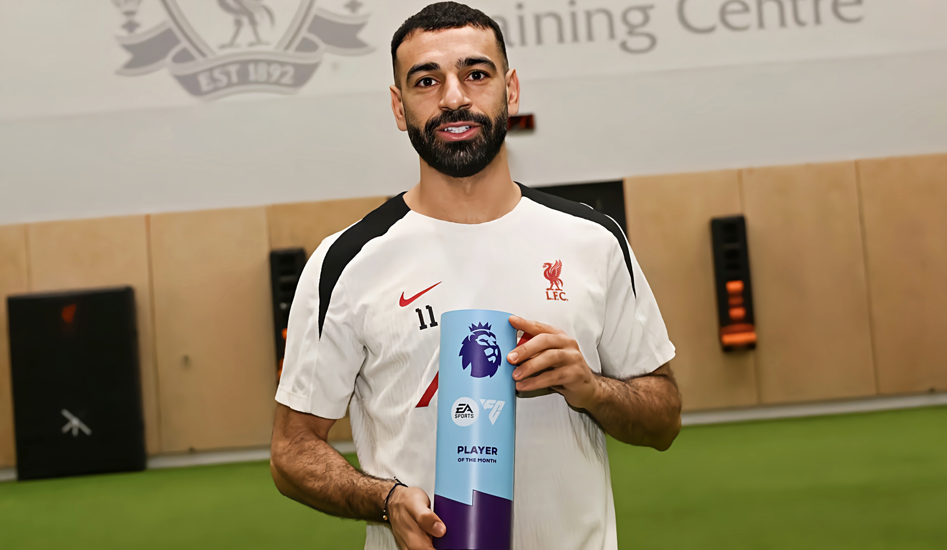 爱游戏APP推荐萨拉赫连续十二场比赛得分超过锐不可当，尤文图斯不断突破！引发球迷热议(s8总决赛ig比赛视频回放)