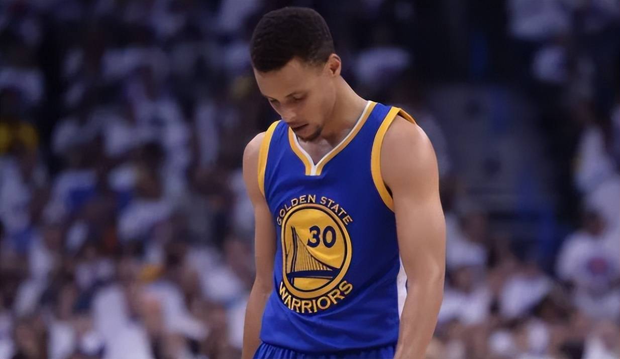 爱游戏推荐2025库里在G2比赛中刷新纪录，比赛局势复杂引发热议！观众掌声雷动(库里2020赛季视频)