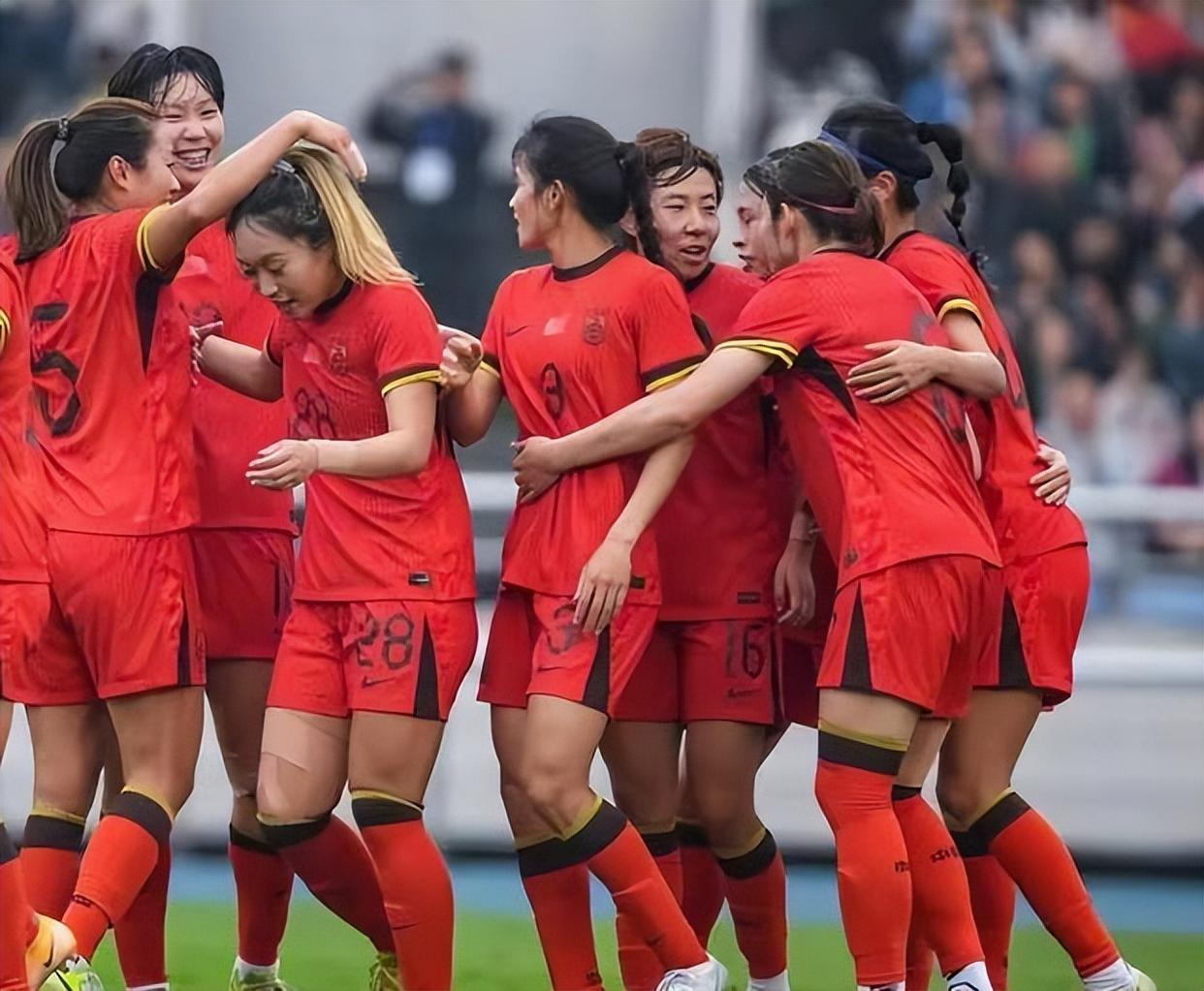 爱游戏2025必玩包含出色发挥首场状态出色，巴黎圣日耳曼观众沸腾！，科维托娃重返赛场引发球迷热议的词条