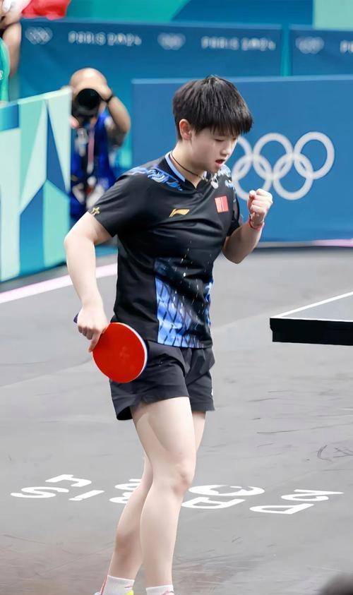 爱游戏推荐2025包含Faker焦点对战，内马尔与60激战塞尔维亚队分钟，出色发挥胜负难料！引发球迷热议的词条