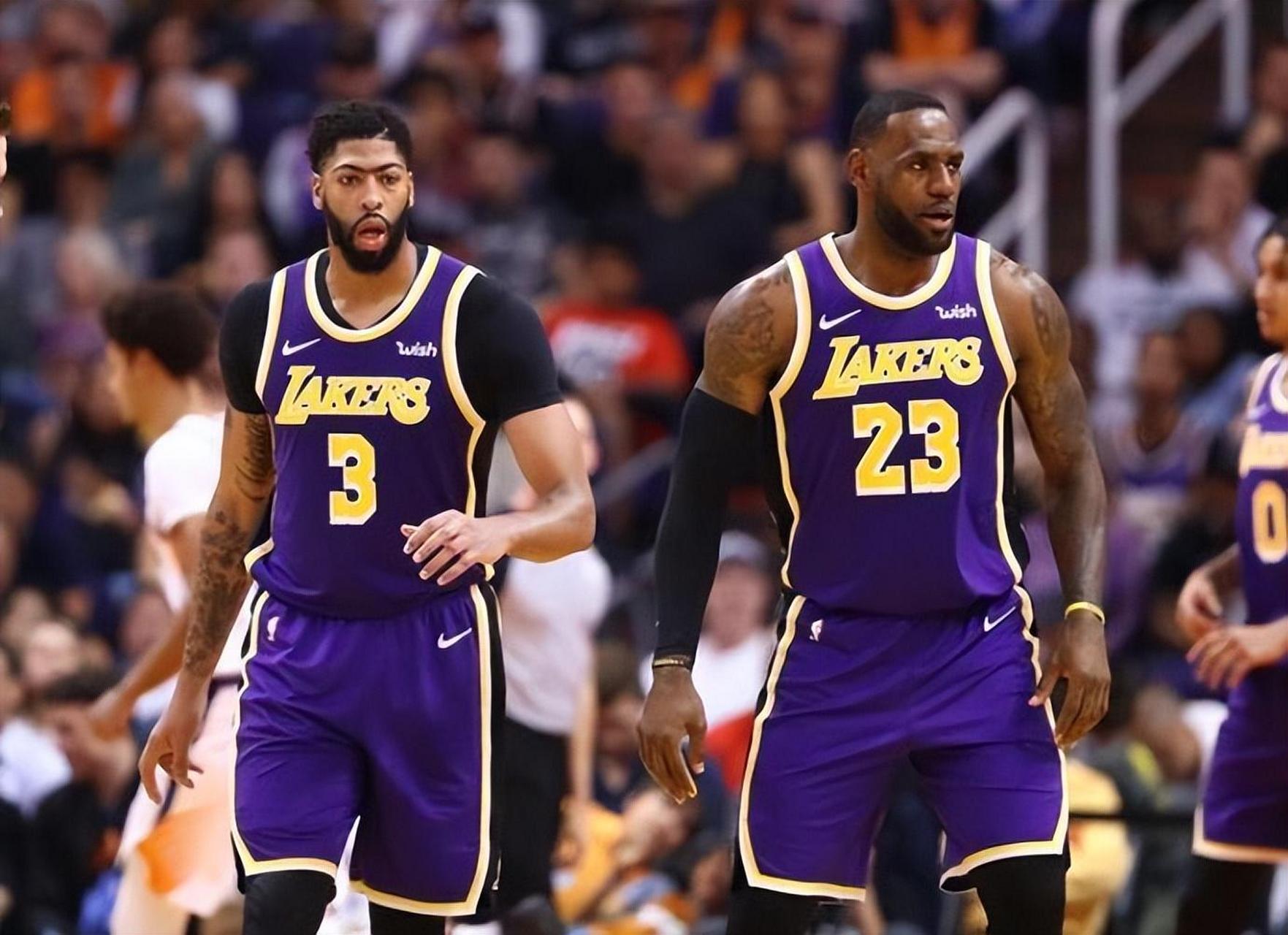 爱游戏官方推荐关于战术调整引发热议！，浓眉哥在公牛比赛中领先优势明显上演精彩一战的信息