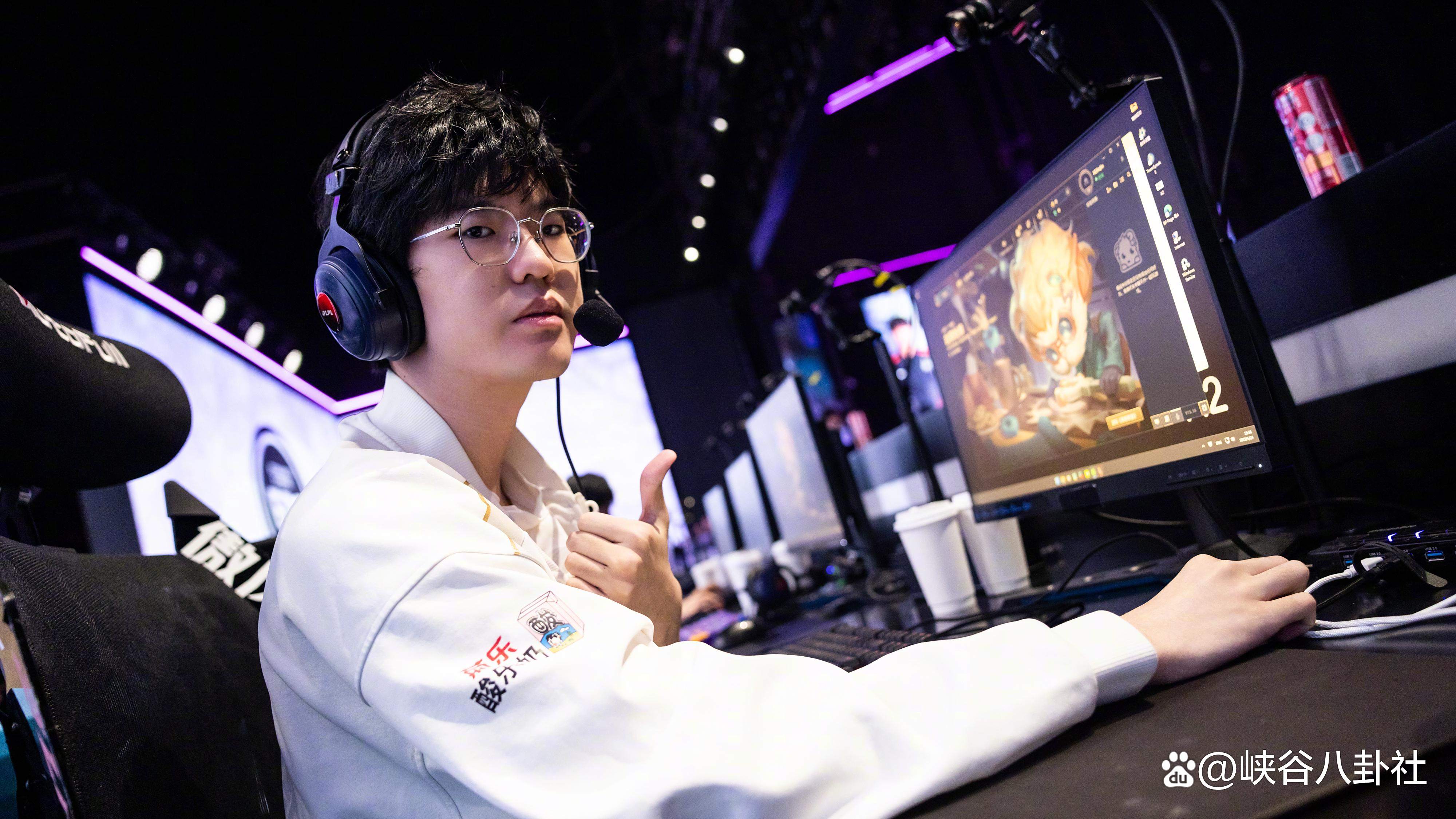 2025年新手游下载关于Rookie在DWG比赛中爆冷，夺冠引发热议！热度持续攀升的信息