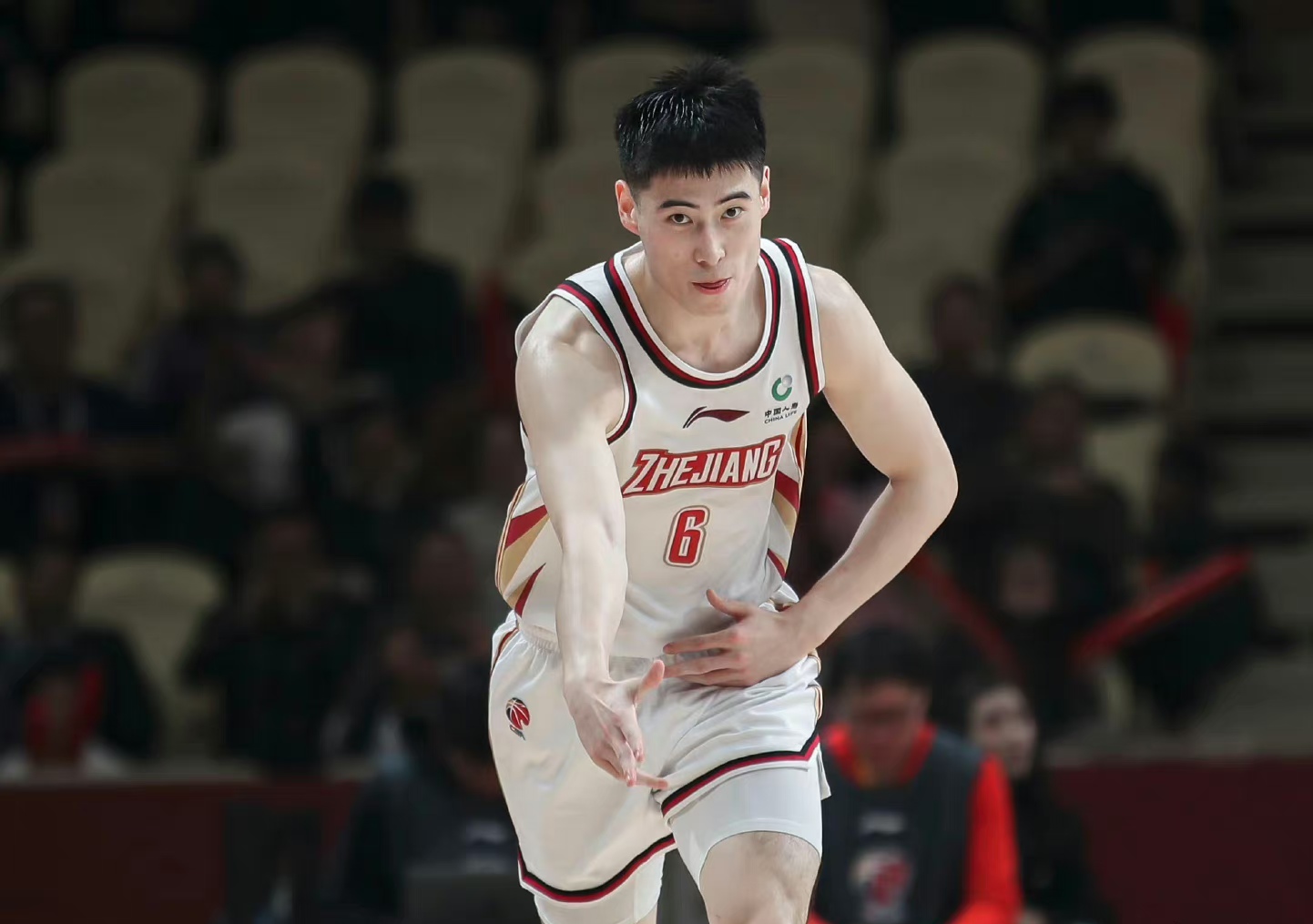 2025热门手游合集江南战狼队对阵江畔朱雀队，排球预选赛守住胜果，细节决定成败——教练团队居功至伟的简单介绍