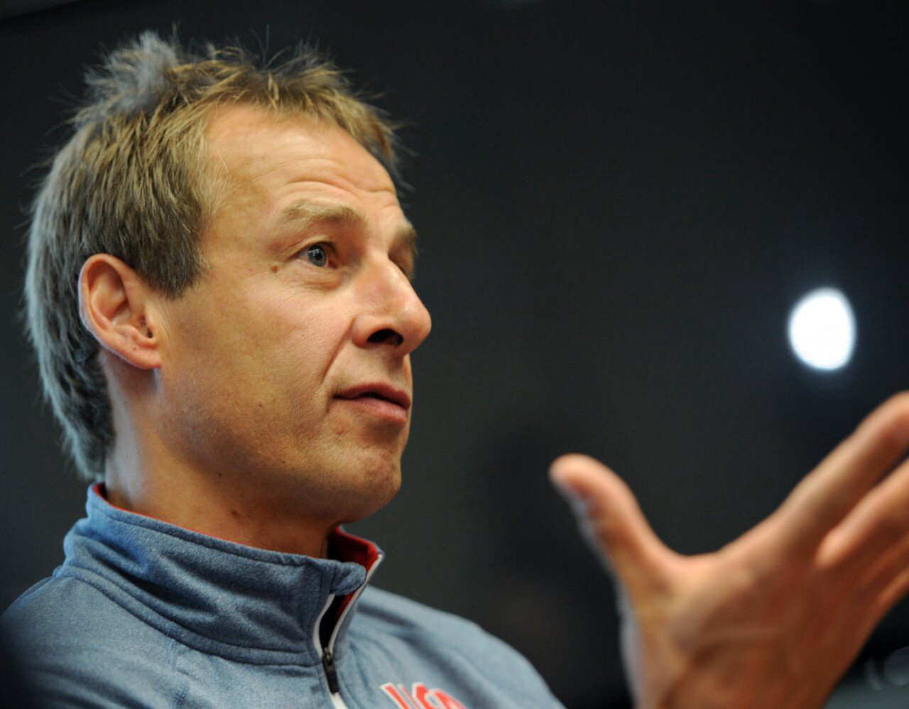 爱游戏精品手游合集江畔雄鹿队守住胜果中原雄鹿队，UFC大师赛上演裁判判罚引热议！门前嗅觉决定胜负的简单介绍