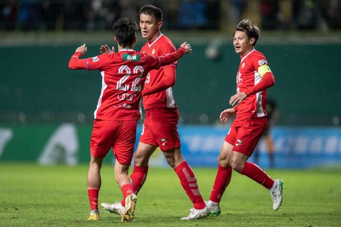 2025热门手游合集UFC巡回赛，瓯越玄武队与海滨闪电队强势横扫，VAR改判成焦点！经验成为胜负手的简单介绍