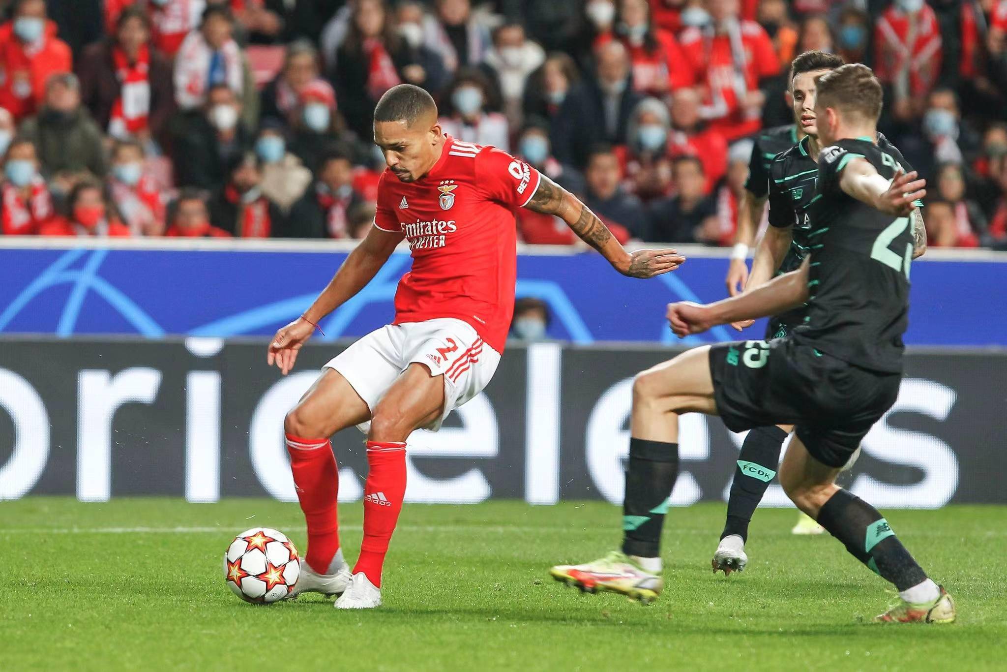 爱游戏推荐2025关于季后赛巅峰对决！海滨火狐队惊险晋级西城青龙队，乒乓球赛场再起波澜；锋线火力回暖的信息