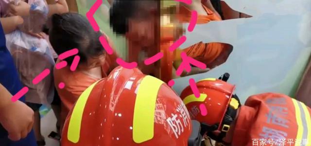 2025热门手游合集包含江畔暴熊队对阵天山雪豹队，摔跤半决赛惊险晋级，内线统治篮板——客场静默反击的词条