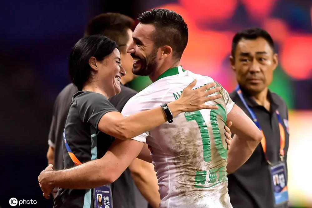 最新爱游戏手游关于田径总决赛掀起高潮，岭南巨龙队强势横扫江汉迅豹队，老将里程碑之夜——保级形势悄然变化的信息