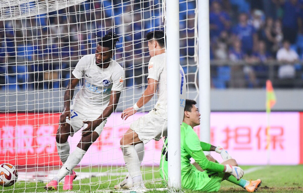 2025热门手游合集高尔夫公开赛焦点战：川蜀雄狮队大胜岭北雷豹队，外线火力全开。韧性比赛的样板的简单介绍